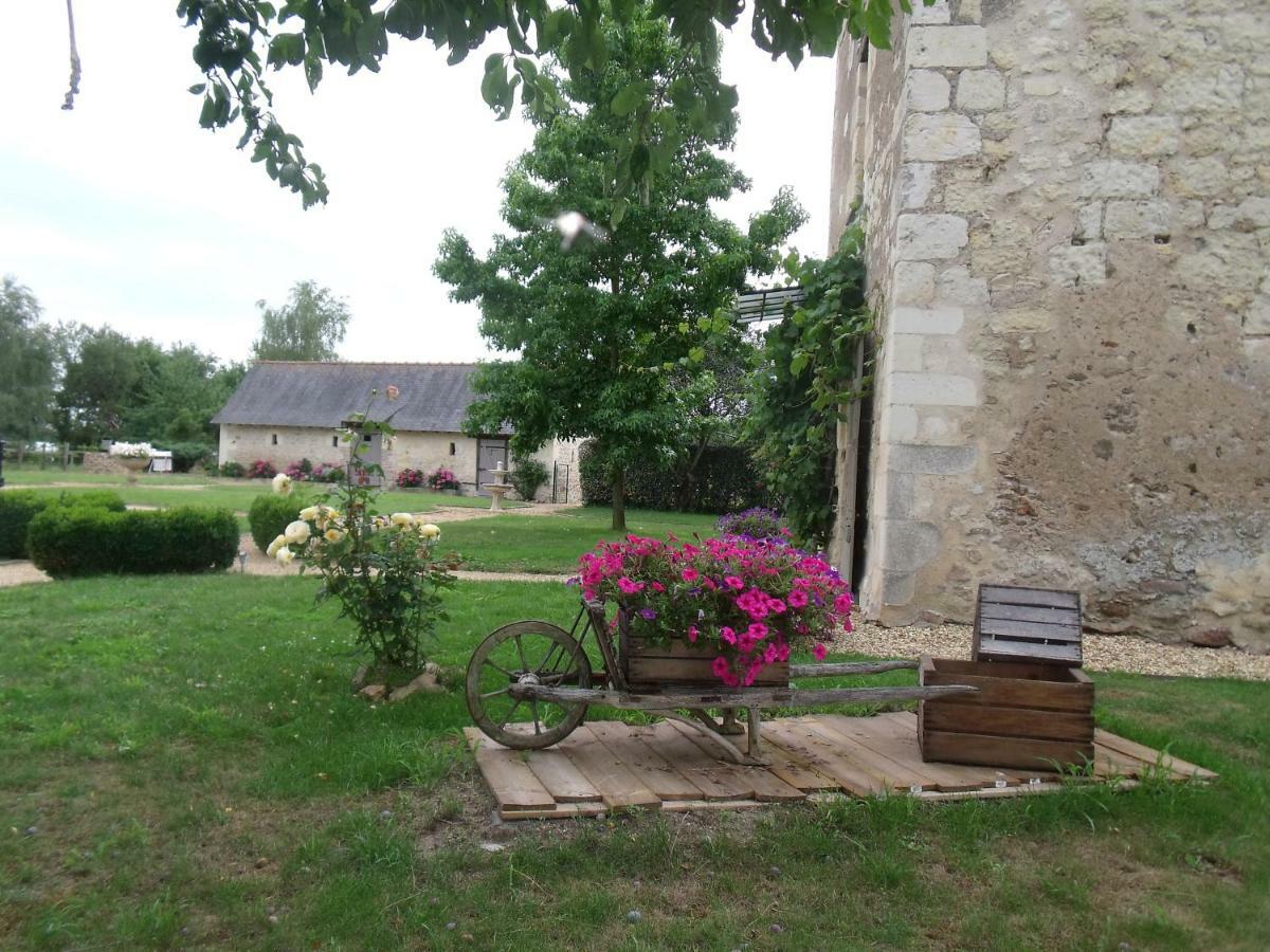 La Tour Du Grand Boust Villa Longué Екстериор снимка